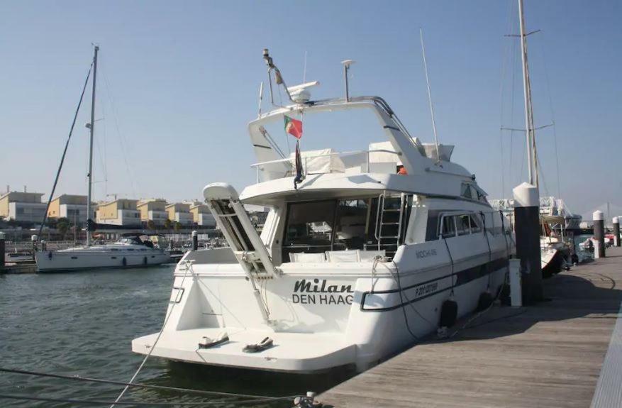 Beautiful And Magnific Yacht Hotell Lisboa Eksteriør bilde